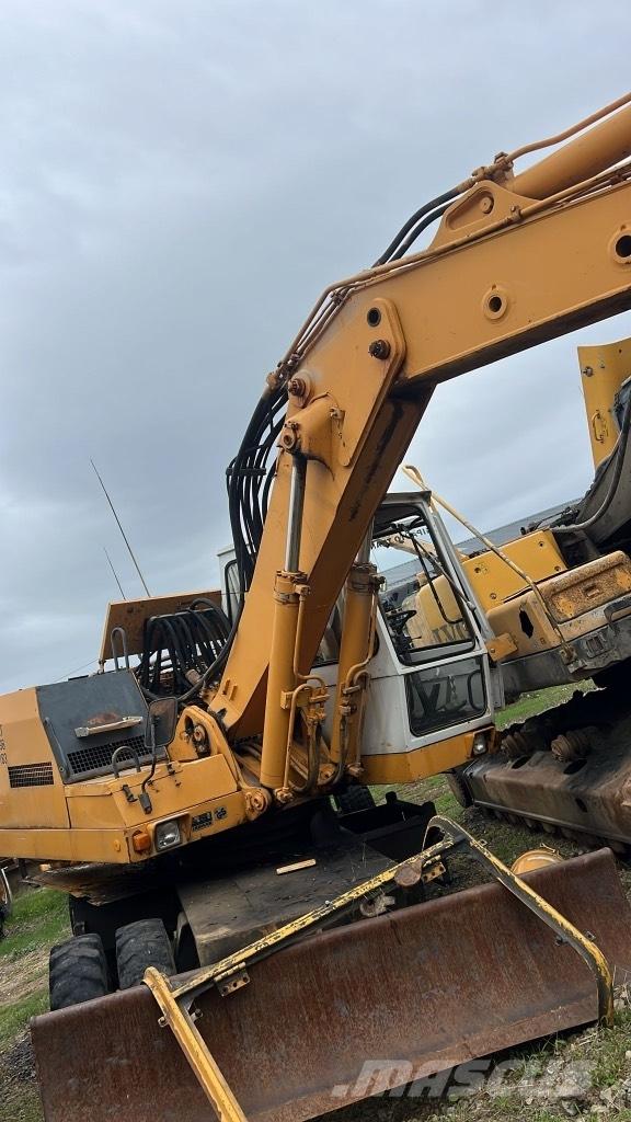Liebherr A 922 油壓