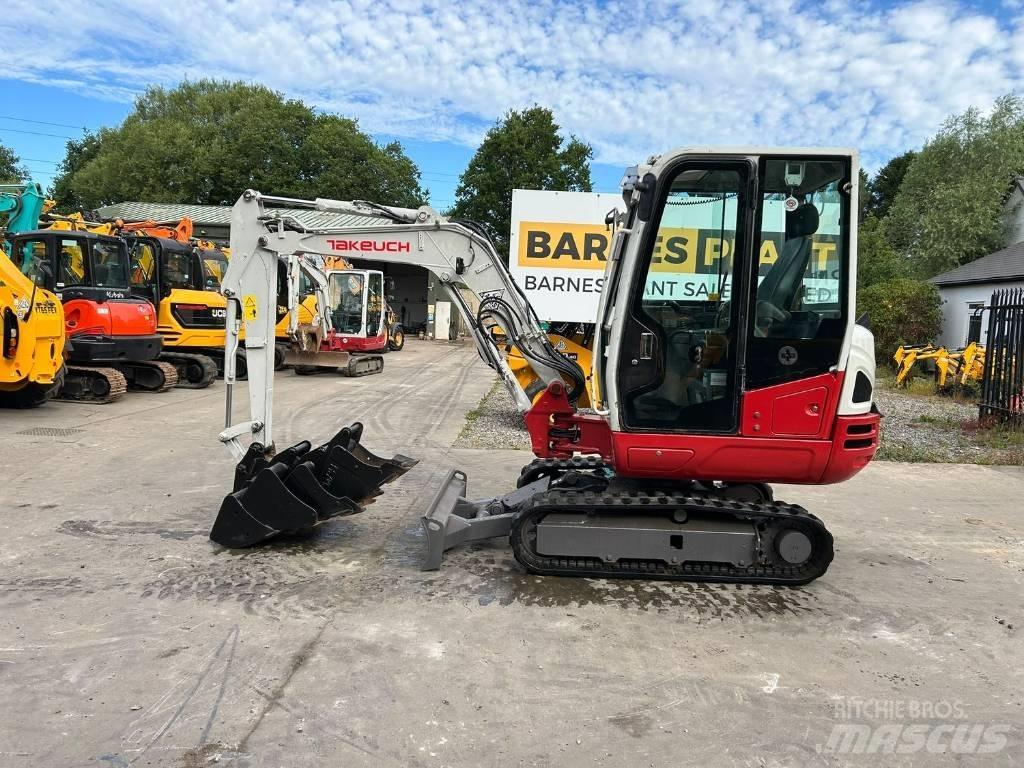 Takeuchi TB 230 小型挖土機/掘鑿機<7t(小型挖掘機)