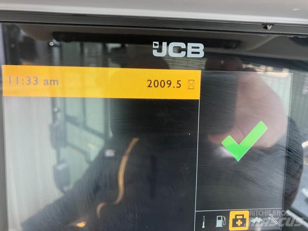 JCB 411 輪胎式裝載機