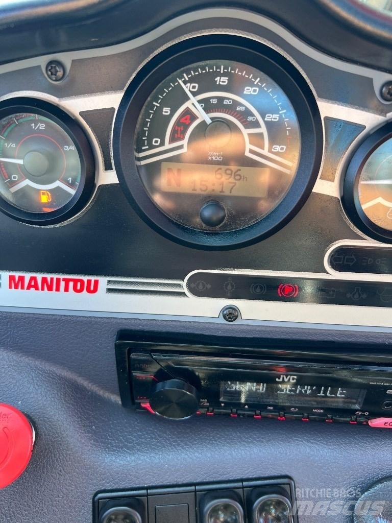 Manitou MT 1033 伸縮臂操作車