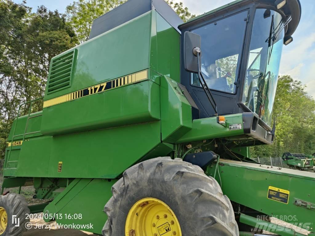 John Deere 1177 聯合收穫機