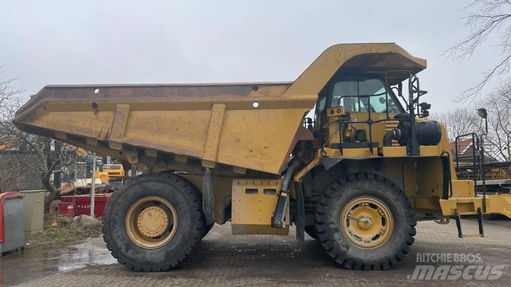 CAT 770 鉸接式起吊車