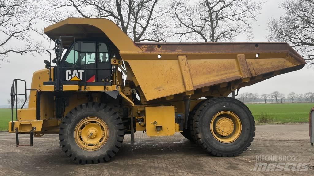 CAT 770 鉸接式起吊車