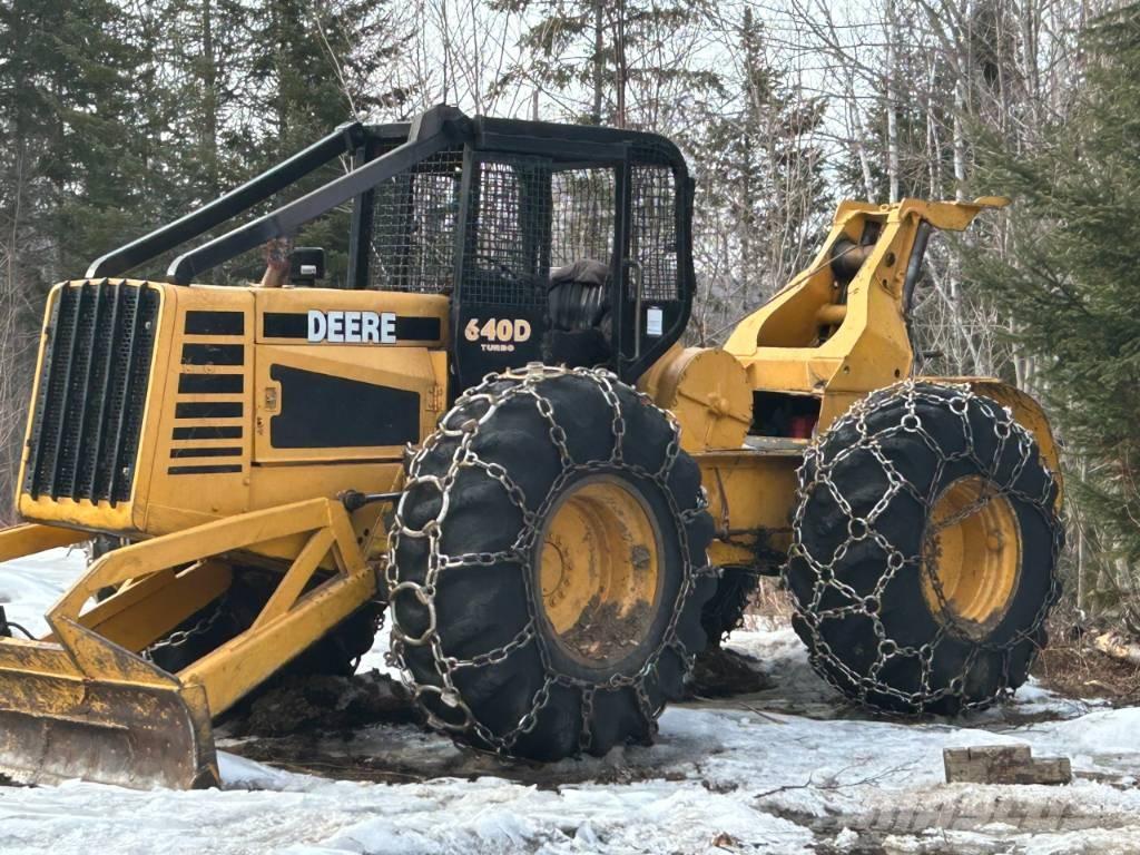 John Deere 640 D 集材機