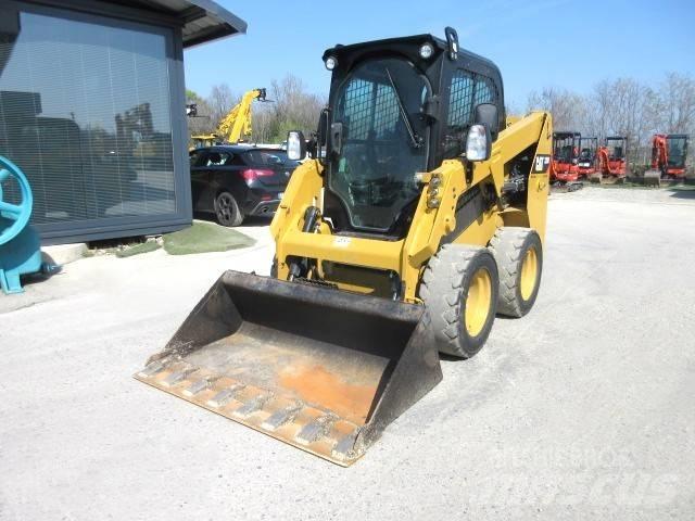 CAT 226 D 滑移轉向裝載機