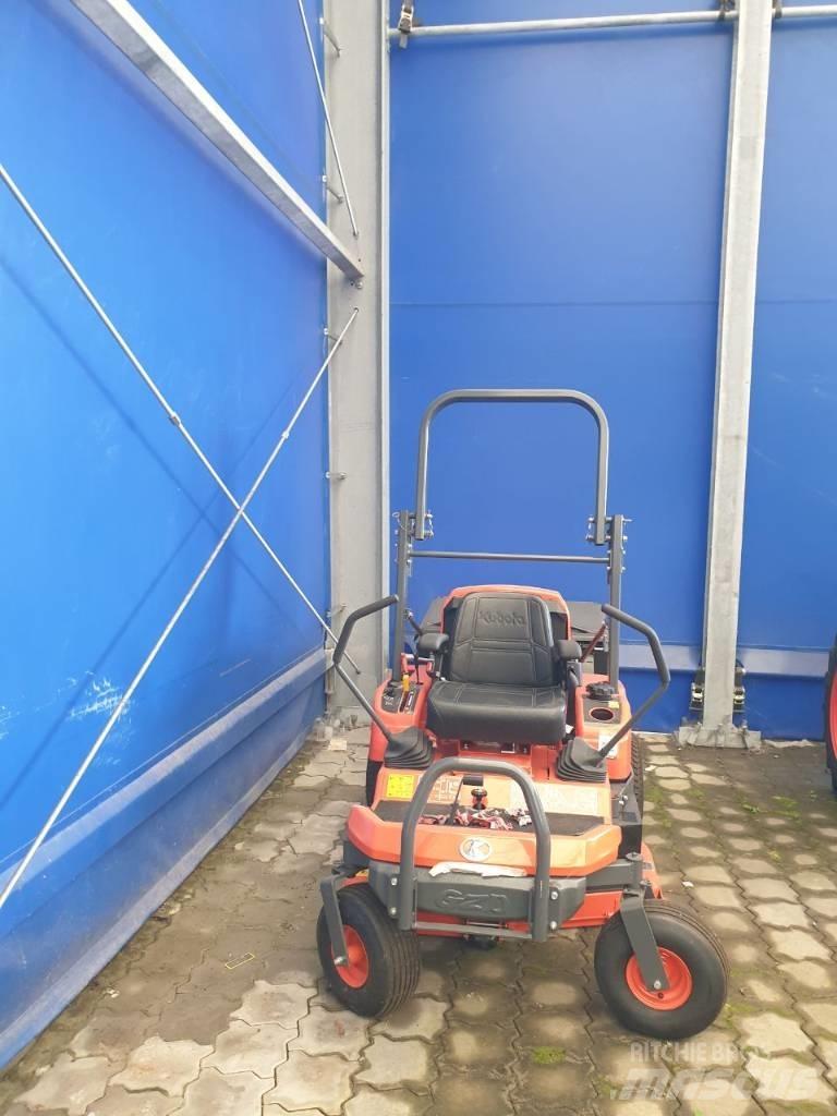 Kubota GZD 15 II 裝載與牽引式割草機