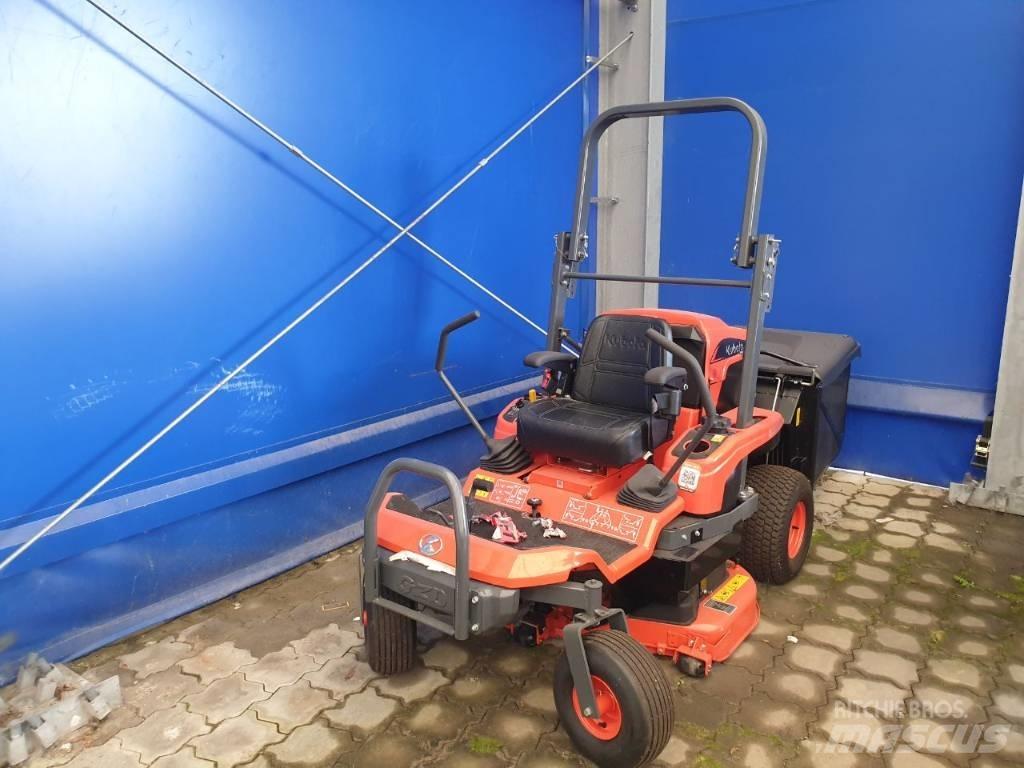 Kubota GZD 15 II 裝載與牽引式割草機