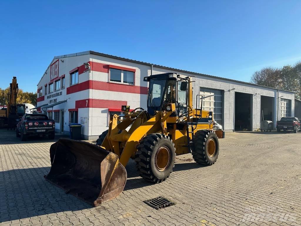 Komatsu WA200 輪胎式裝載機