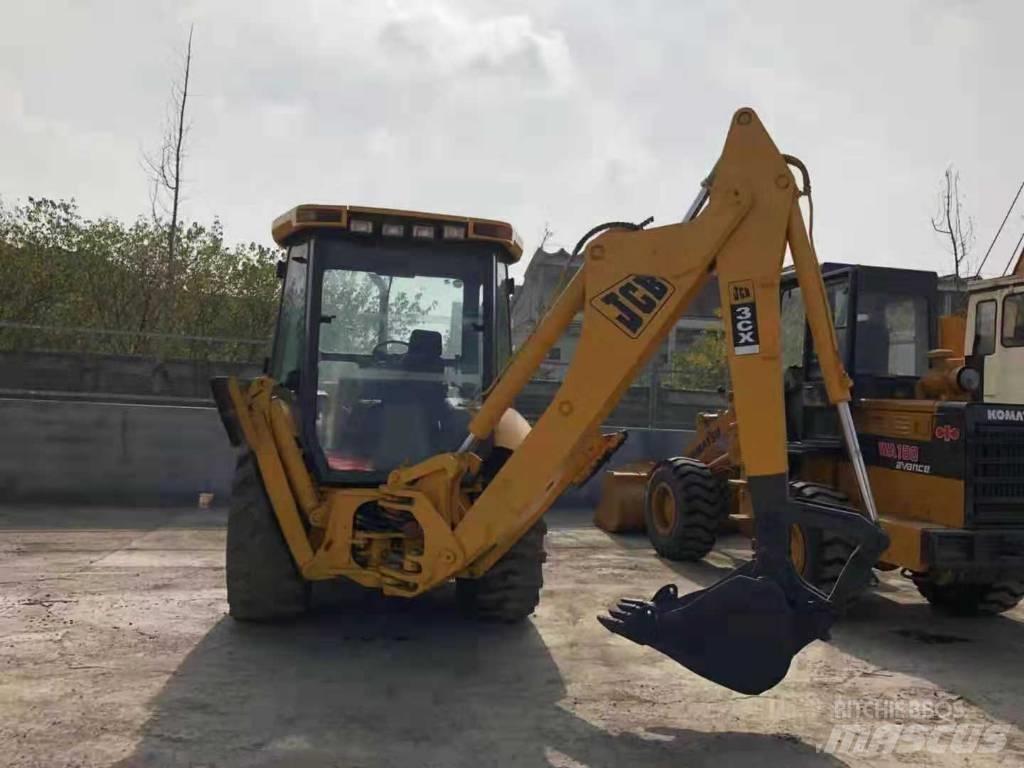JCB 3cx 反鏟裝載機