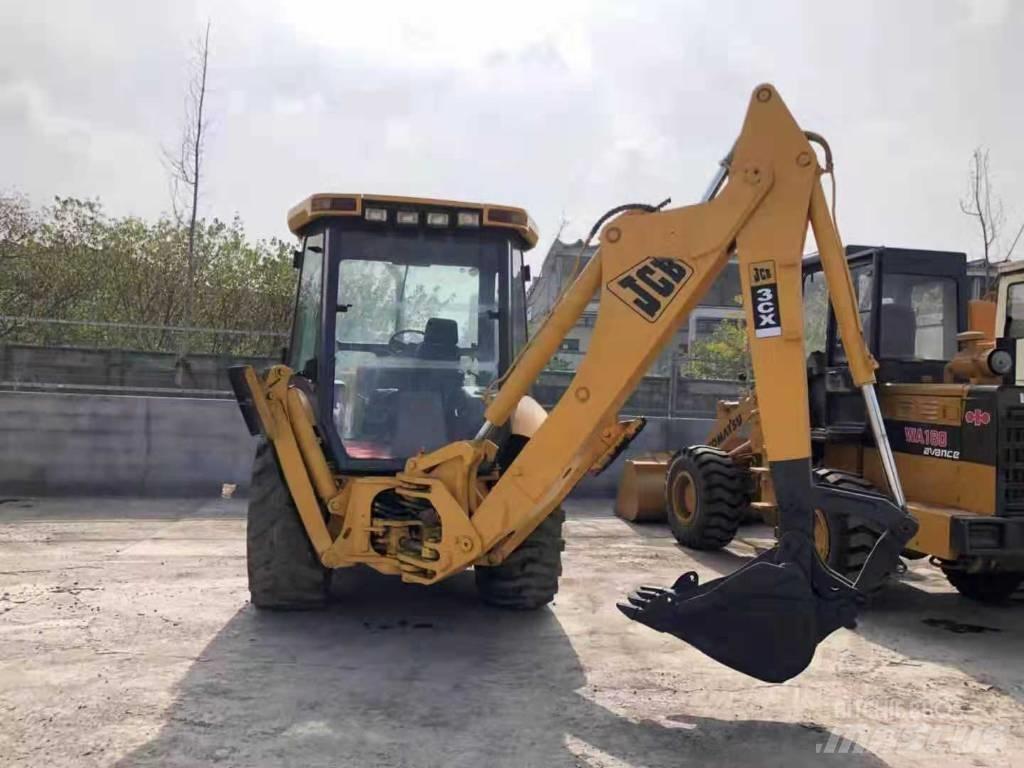JCB 3cx 反鏟裝載機