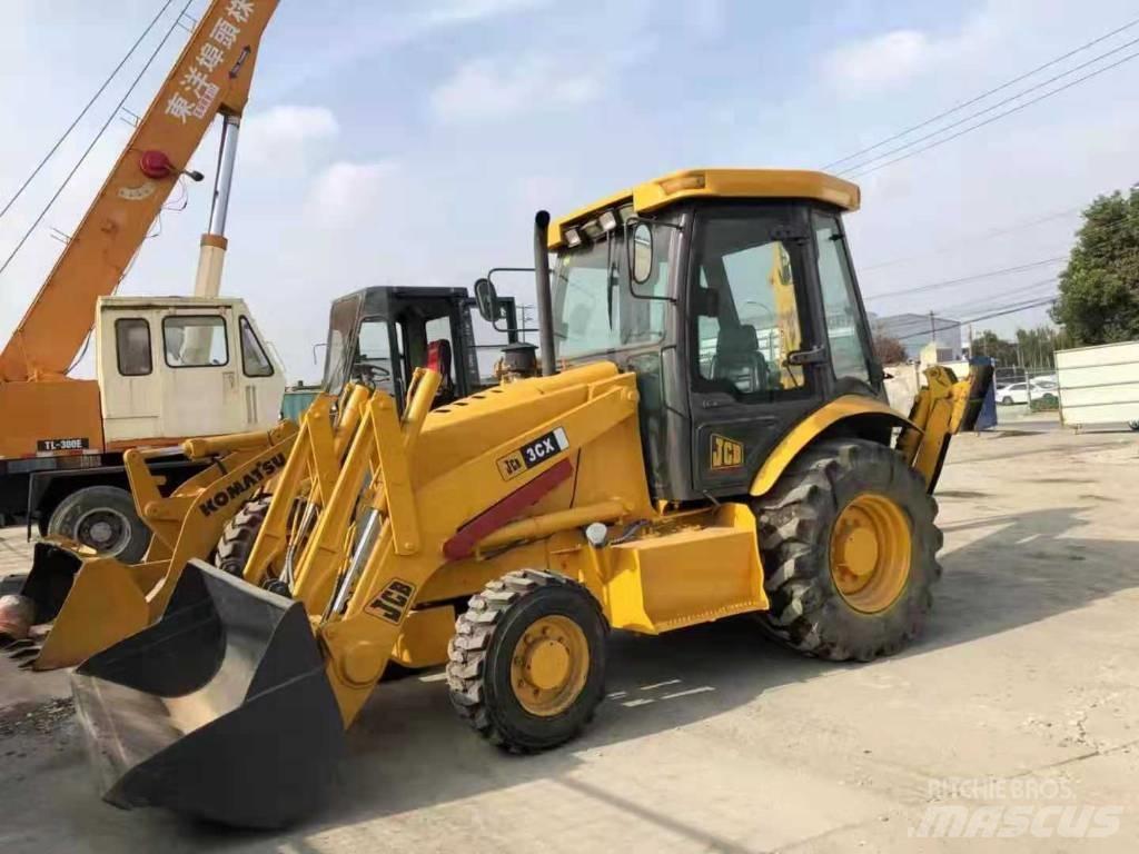 JCB 3cx 反鏟裝載機