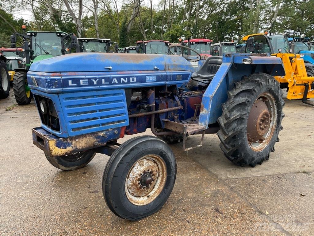 Leyland 253 曳引機