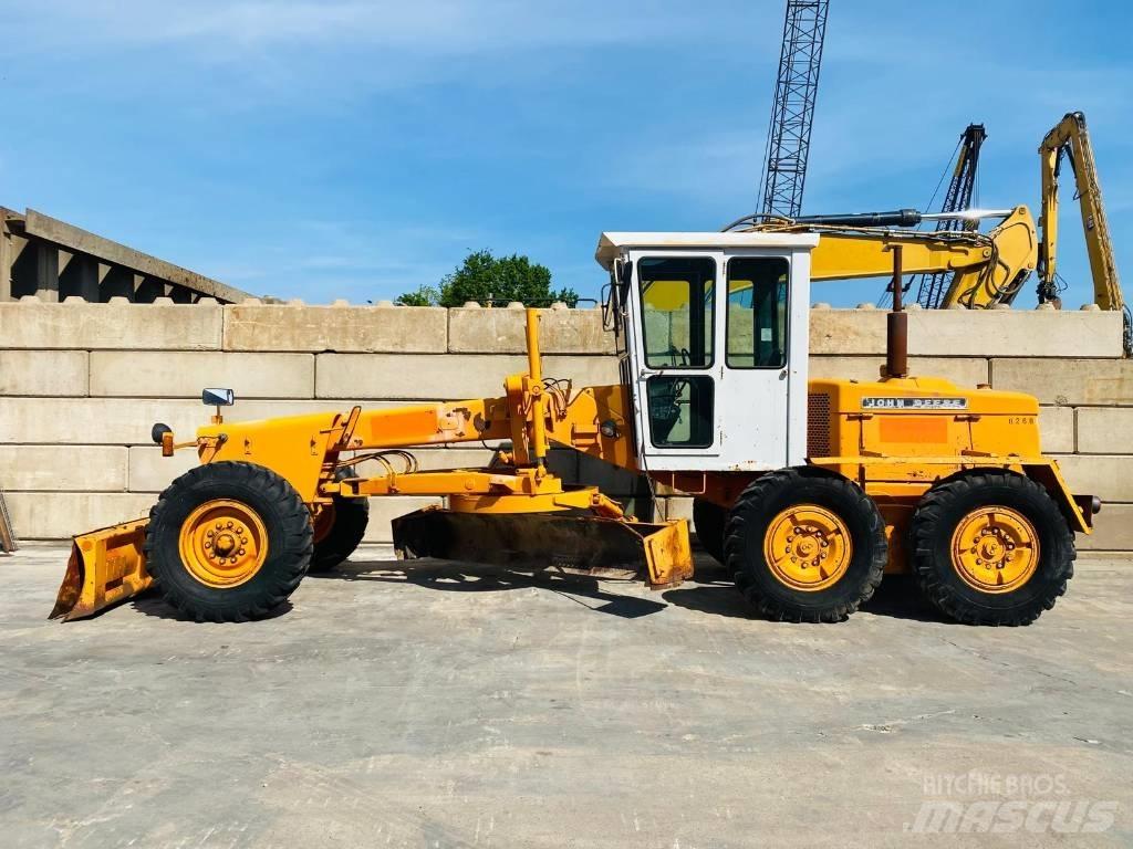 John Deere 570 A 平土機