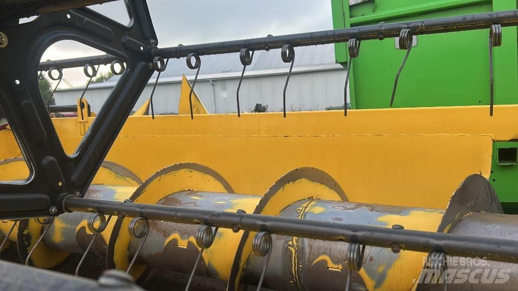 New Holland CSX 7080 聯合收穫機
