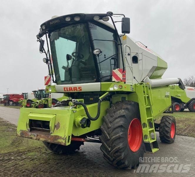CLAAS AVERO 240 聯合收穫機