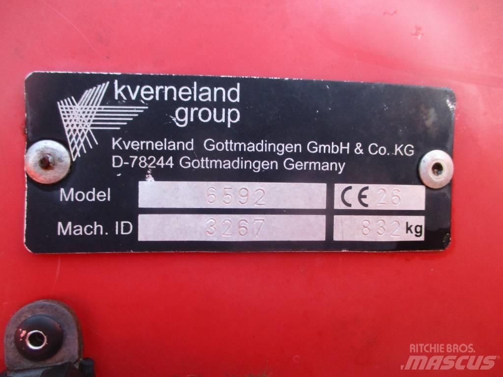 Kverneland Fanex 683 耙與翻草機