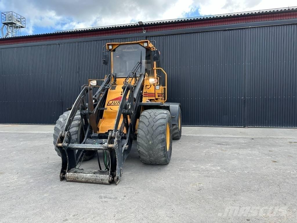 Ljungby L 9 輪胎式裝載機