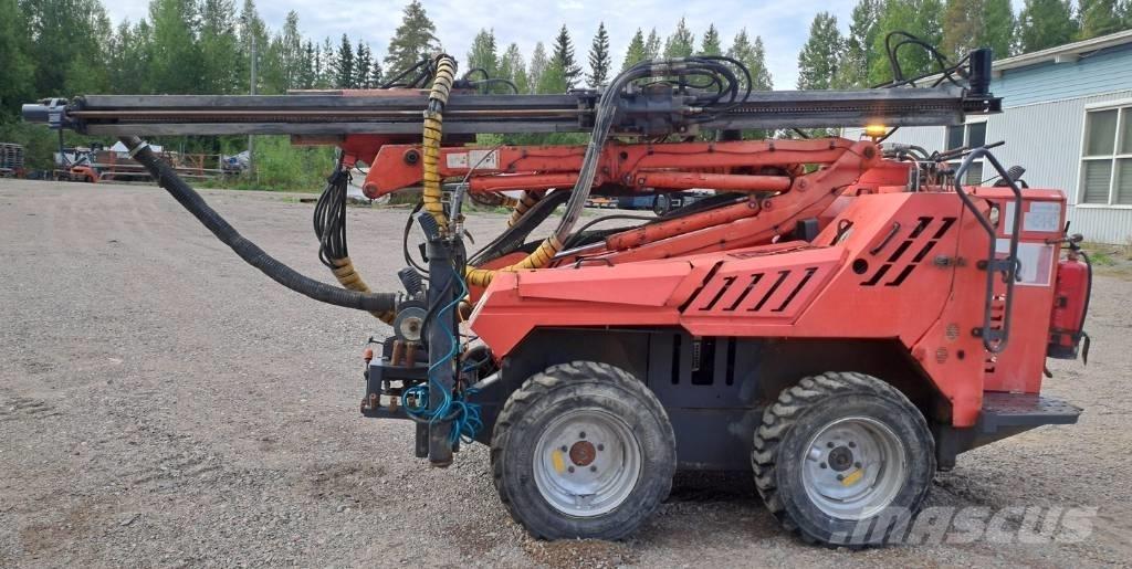 Sandvik DC 121R 鑽孔機