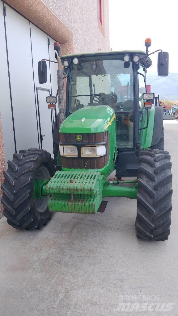 John Deere 5820 曳引機