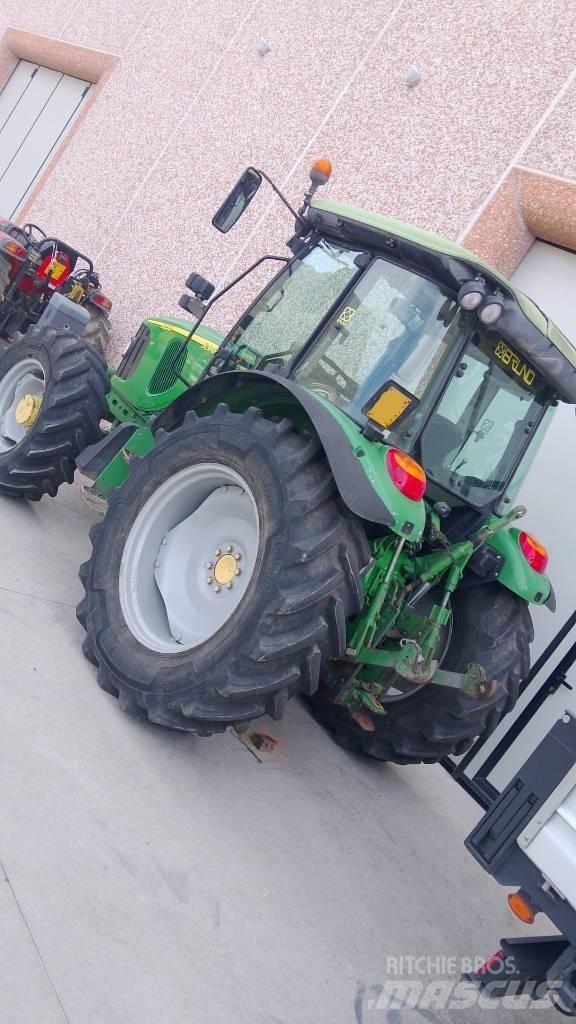 John Deere 5820 曳引機