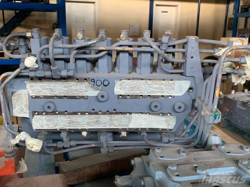 Liebherr 900 油壓