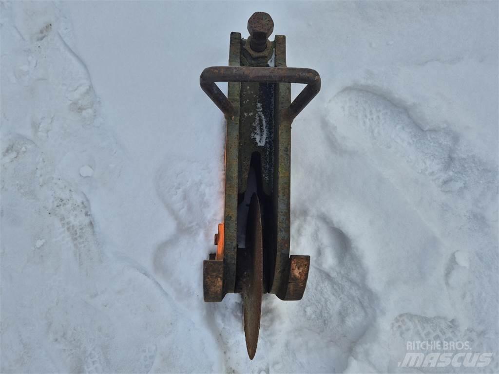  Asfalttileikkuri 切割機