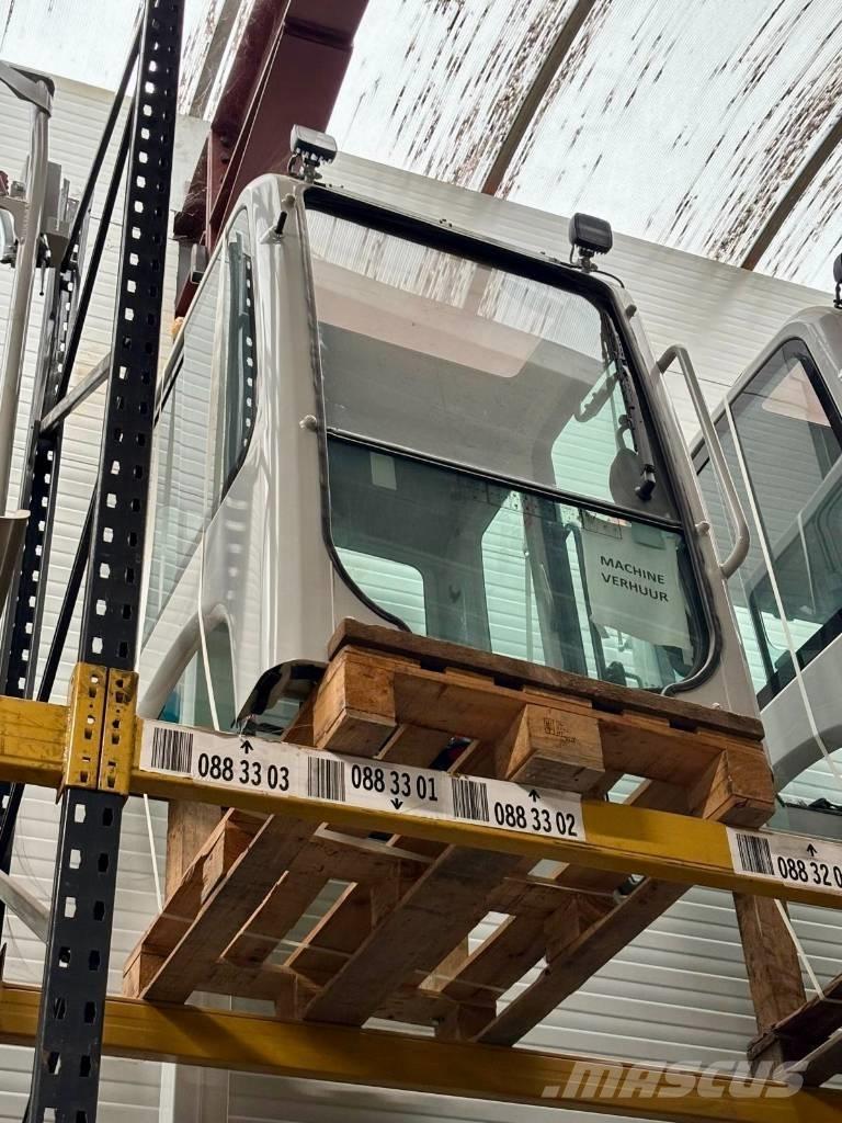 Takeuchi TB 225 小型挖土機/掘鑿機<7t(小型挖掘機)