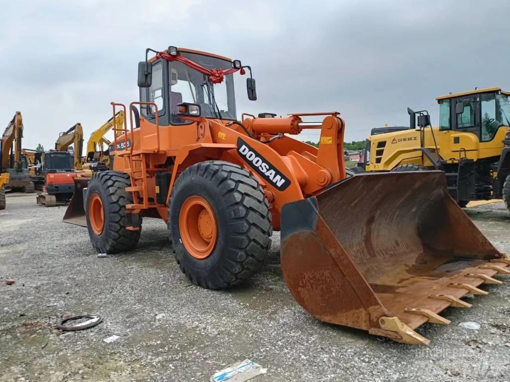 Doosan DL505 輪胎式裝載機