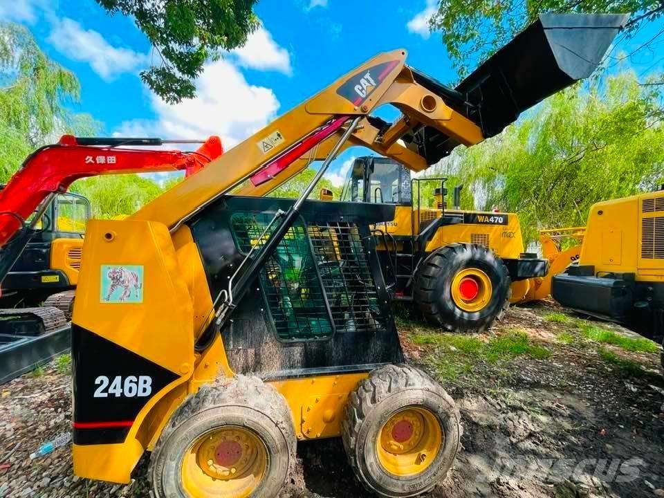 CAT 246B 小型裝載機