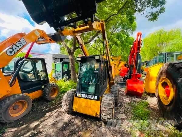CAT 246B 小型裝載機