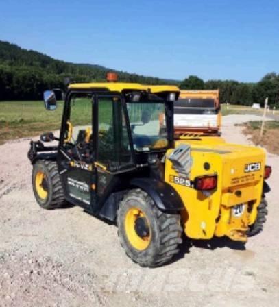 JCB 525-60 伸縮臂操作車