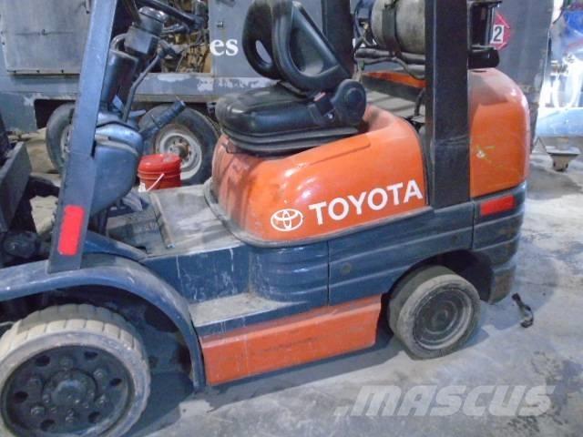 Toyota 52-6 FG U 30 越野車