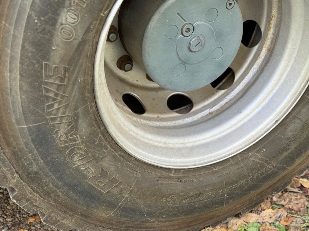 Kalmar DCE 100-6 柴油卡車
