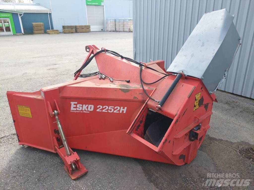 Esko 2252 H 掃雪機