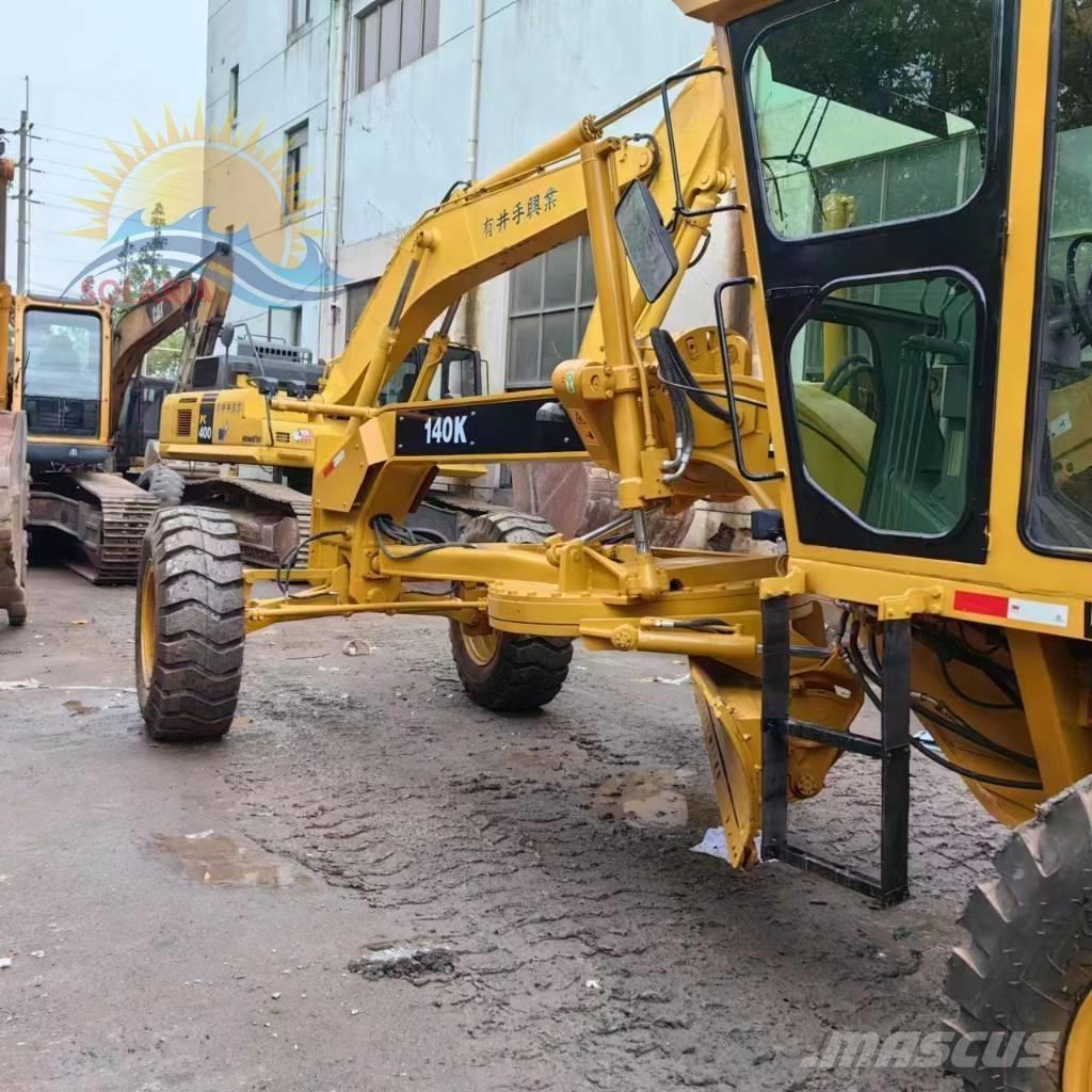 CAT 140 K 平土機