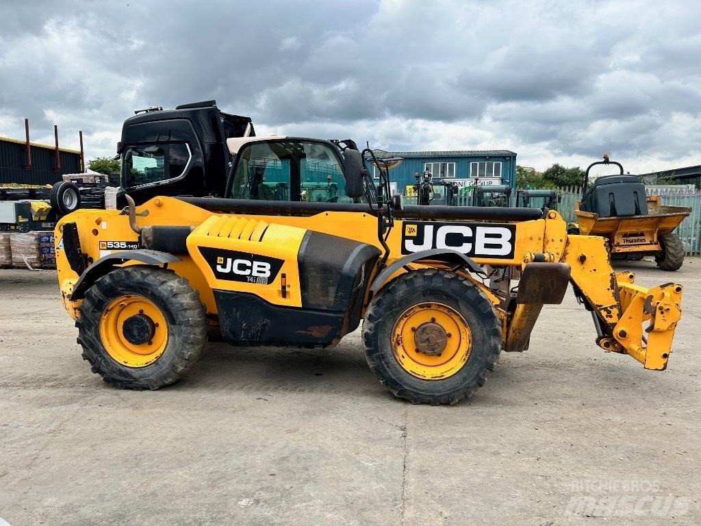 JCB 535-140 伸縮臂操作車