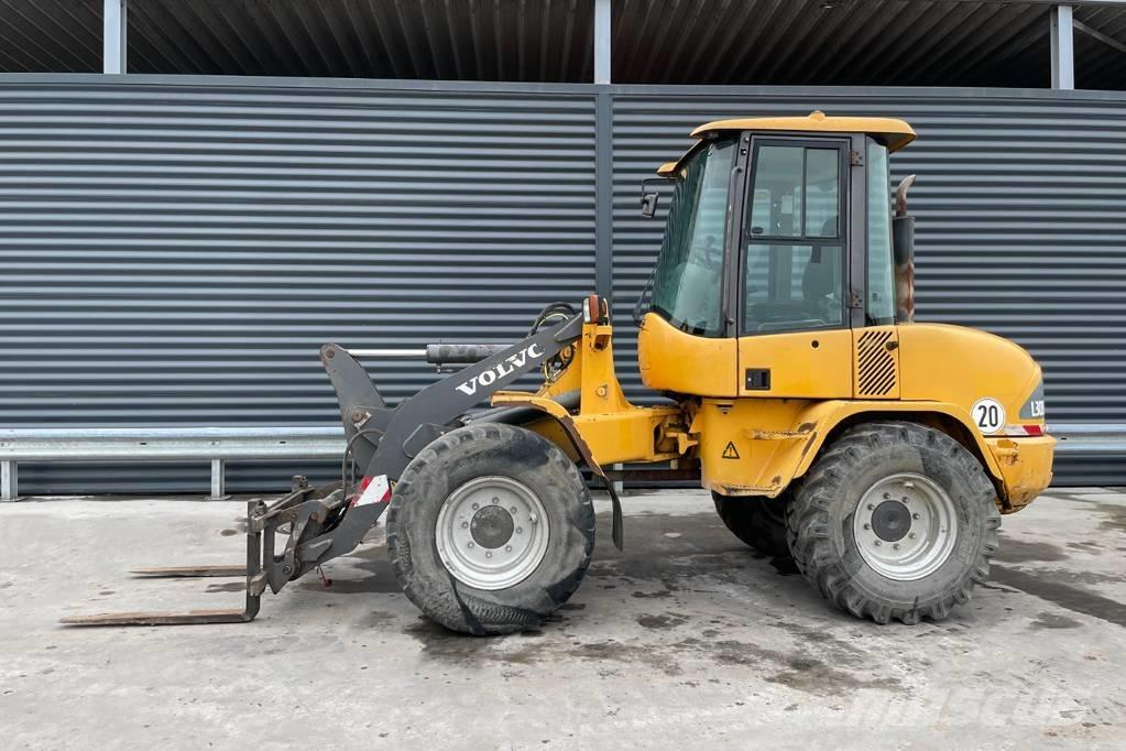 Volvo L 30 ZX 輪胎式裝載機