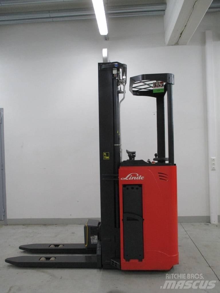 Linde L1600 TTFY 自走式堆積機