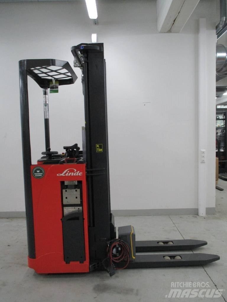 Linde L1600 TTFY 自走式堆積機