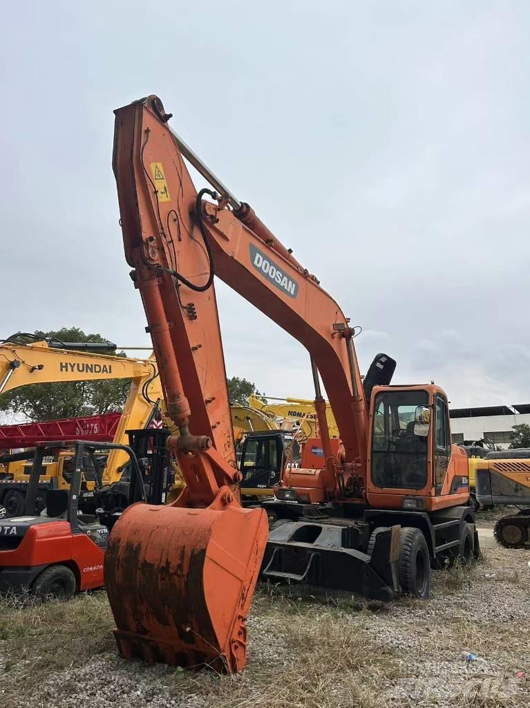 Doosan DH 210 W 旋轉式挖土機/掘鑿機/挖掘機