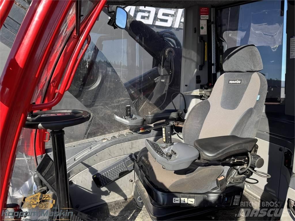 Komatsu 951 收穫機
