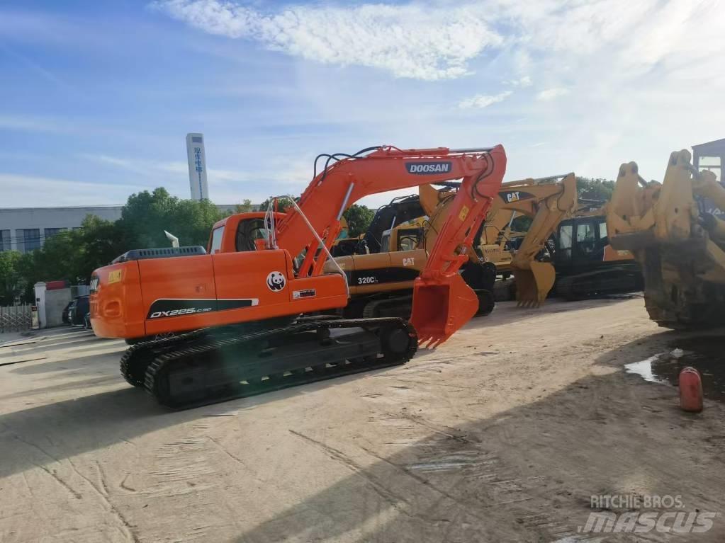 Doosan DX 225 履帶式 挖土機/掘鑿機/挖掘機