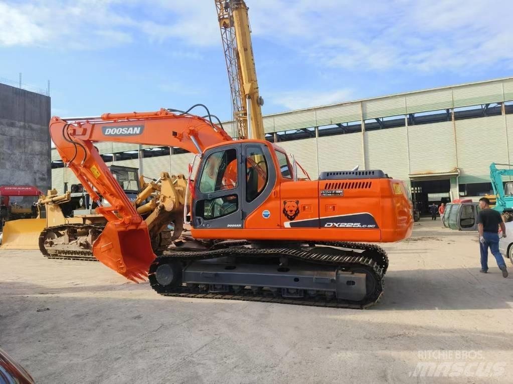 Doosan DX 225 履帶式 挖土機/掘鑿機/挖掘機