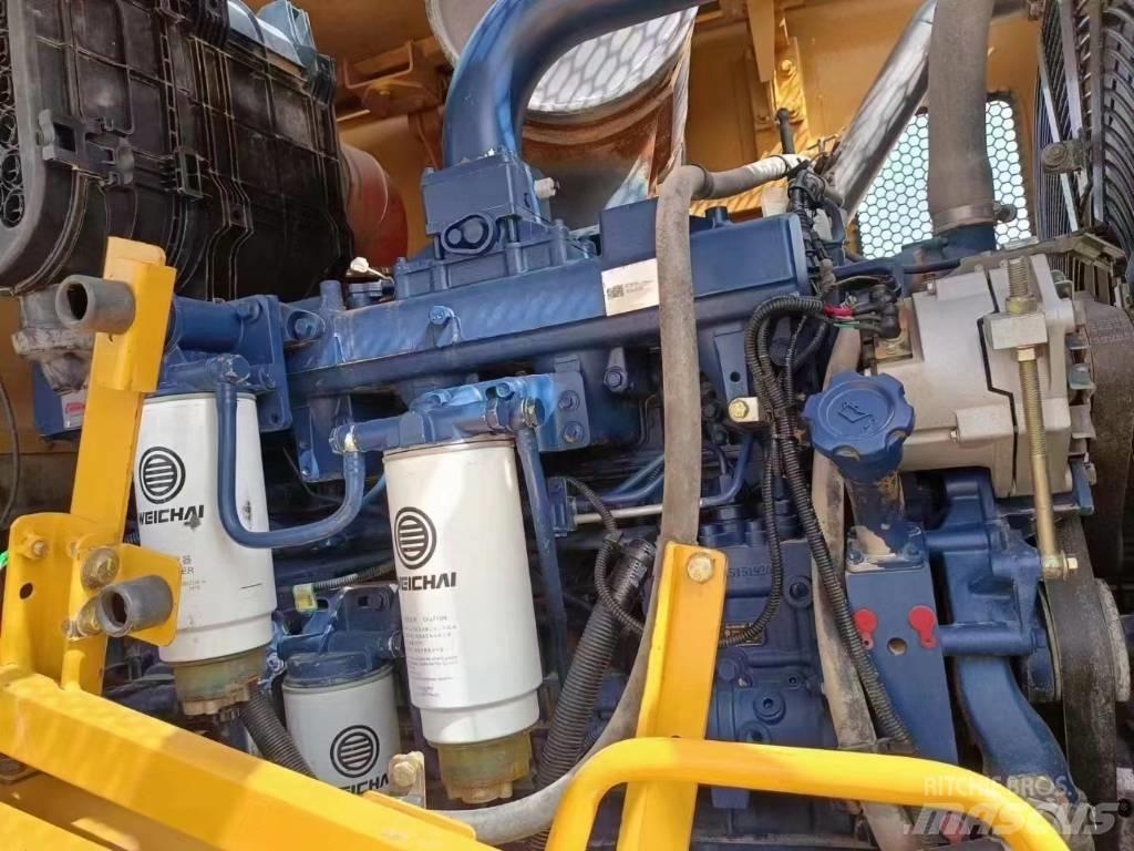 SEM 660D 輪胎式裝載機