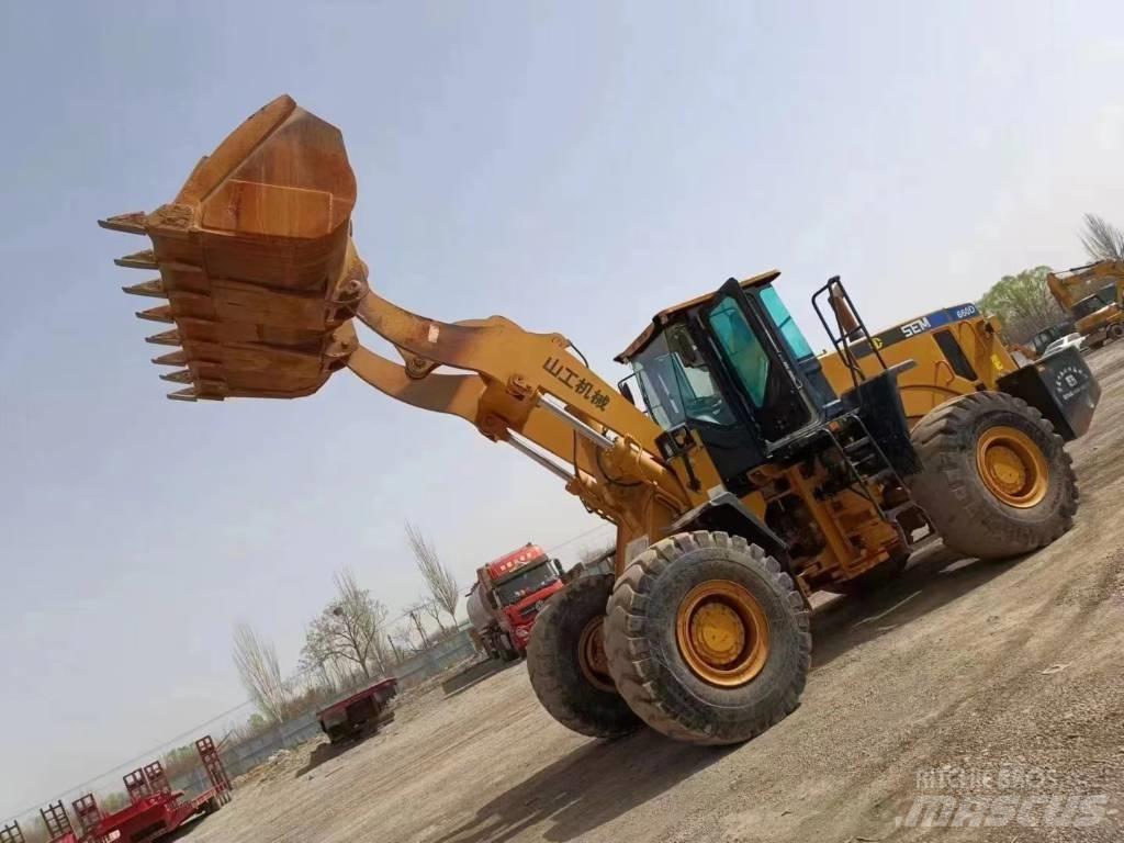 SEM 660D 輪胎式裝載機