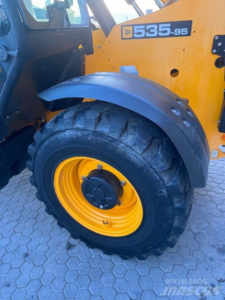 JCB 535-95 伸縮臂操作車