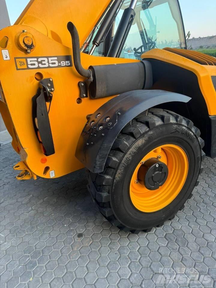 JCB 535-95 伸縮臂操作車