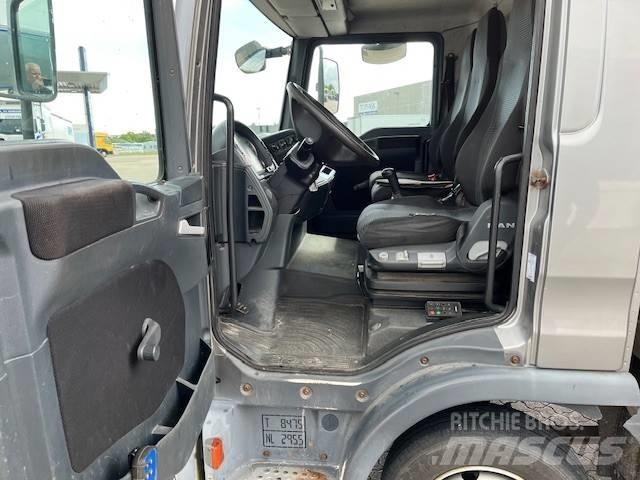 MAN 8.180 貨箱式卡車
