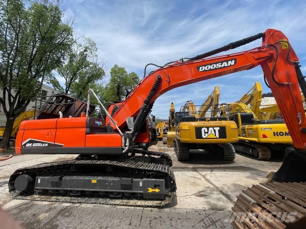 Doosan DX 225 中型挖土機/掘鑿機/挖掘機 7t-12t