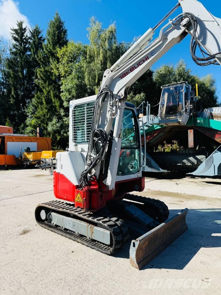 Takeuchi TB 138 FR 小型挖土機/掘鑿機<7t(小型挖掘機)
